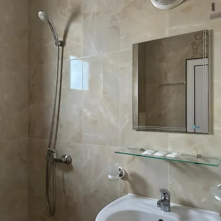 деневи Guest house 2*