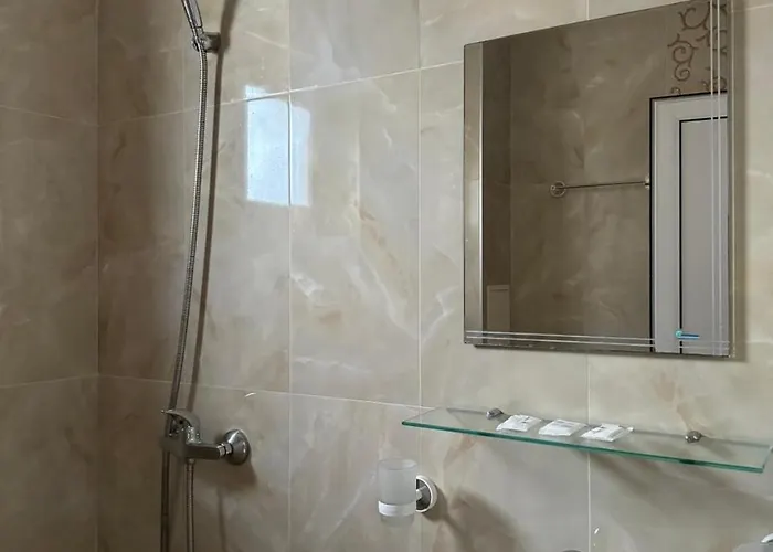 деневи 招待所 2*